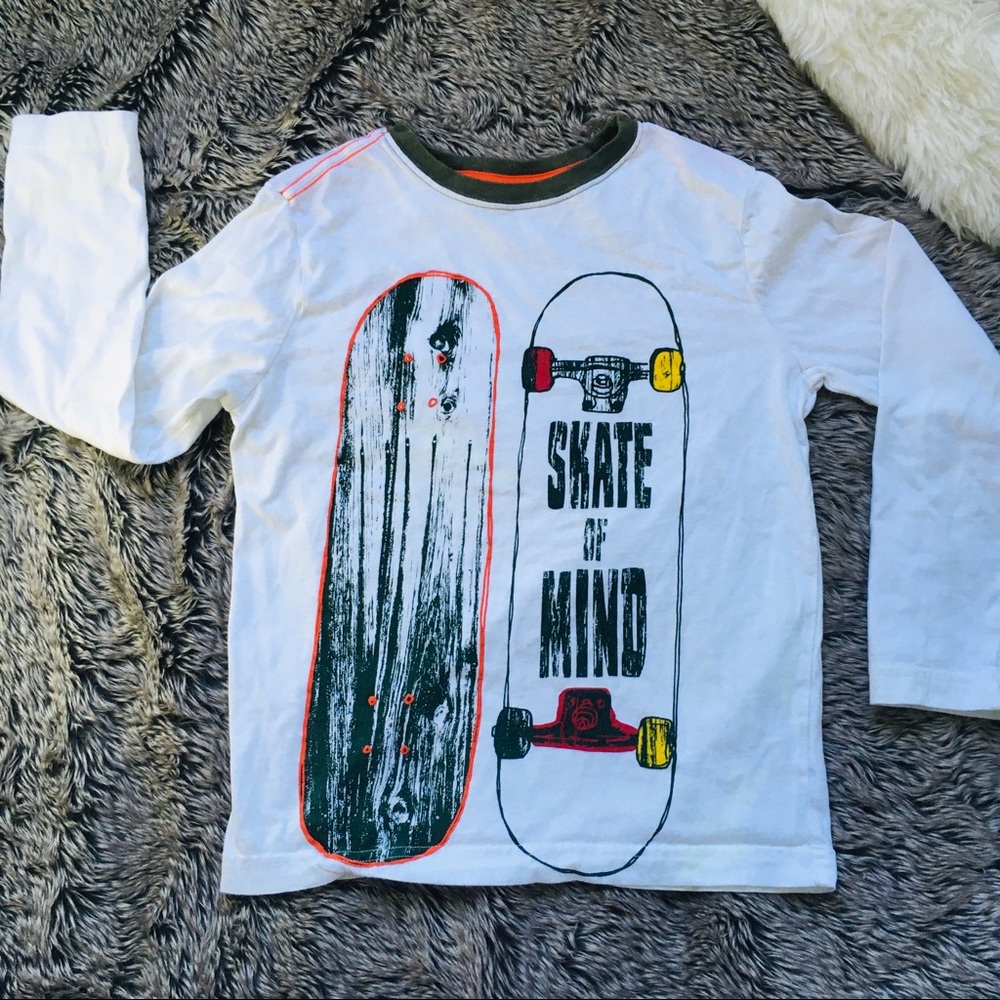 CRAZY 8 boy’s long sleeve white Tshirt size medium 7-8
